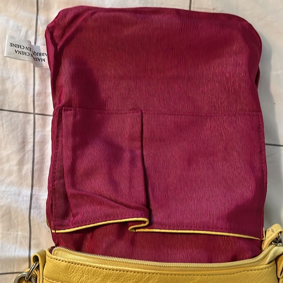 Cynthia Rowley yellow leather crossbody purse - Picture 10 of 12